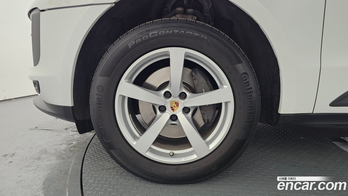 Porsche Macan 2021