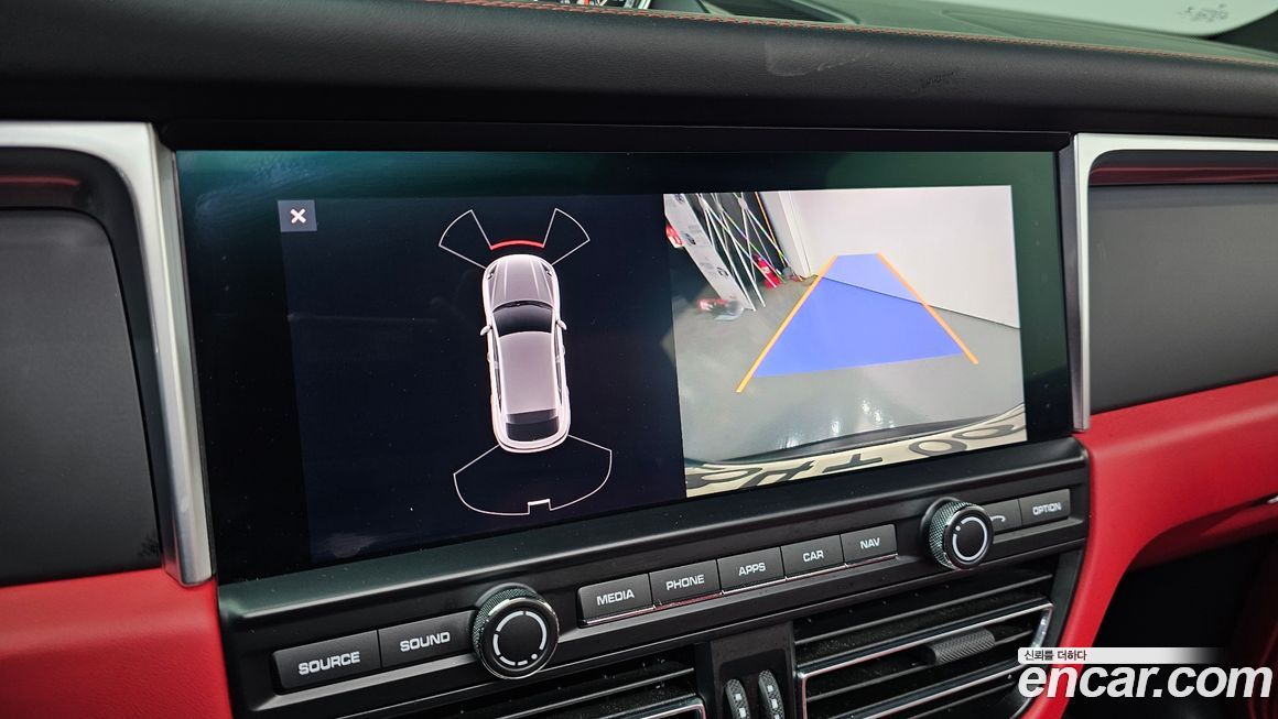 Porsche Macan 2021