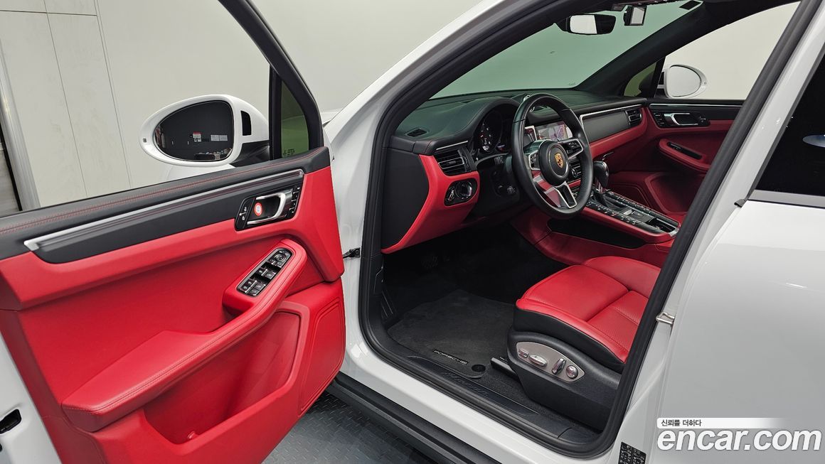 Porsche Macan 2021