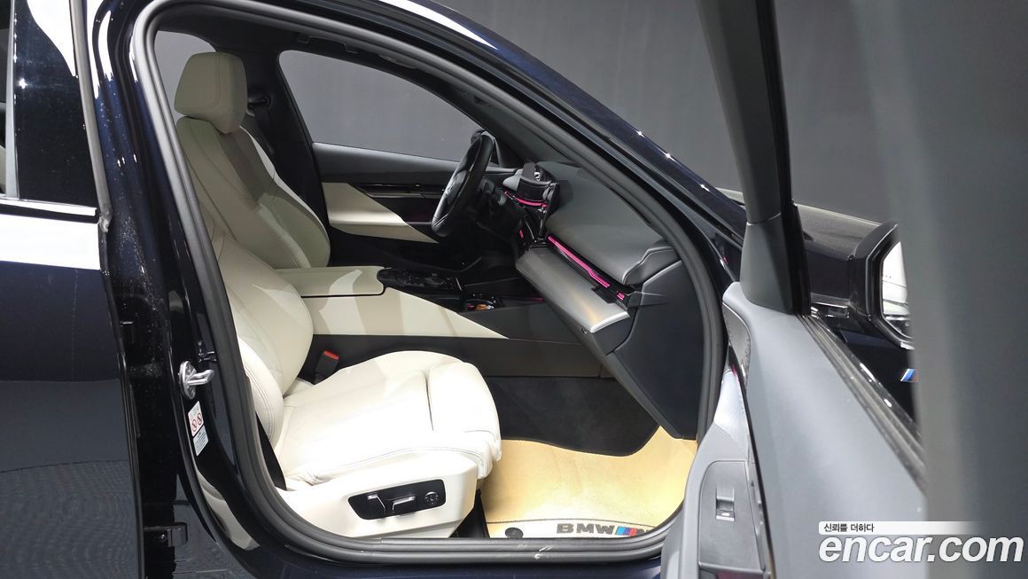BMW 5-Series 2024