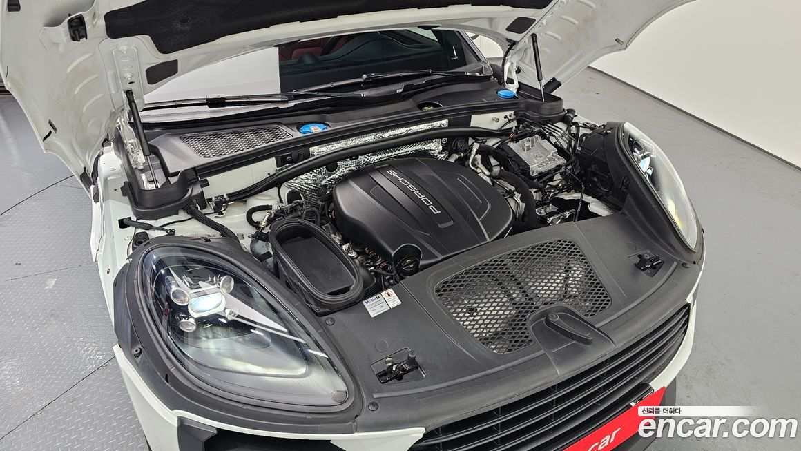 Porsche Macan 2021