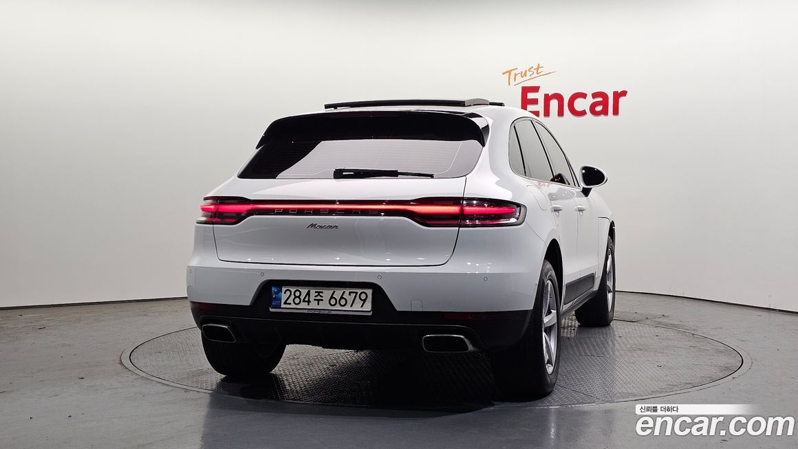 Porsche Macan 2021