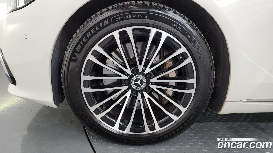 Mercedes-Benz S-Class 2021