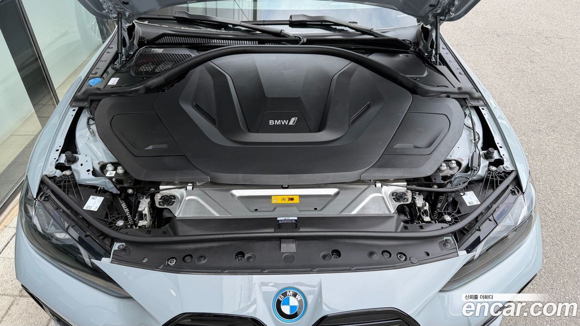 BMW i4 2025