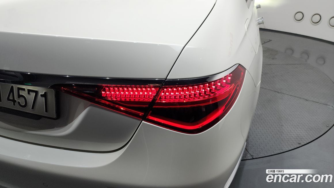 Mercedes-Benz S-Class 2021