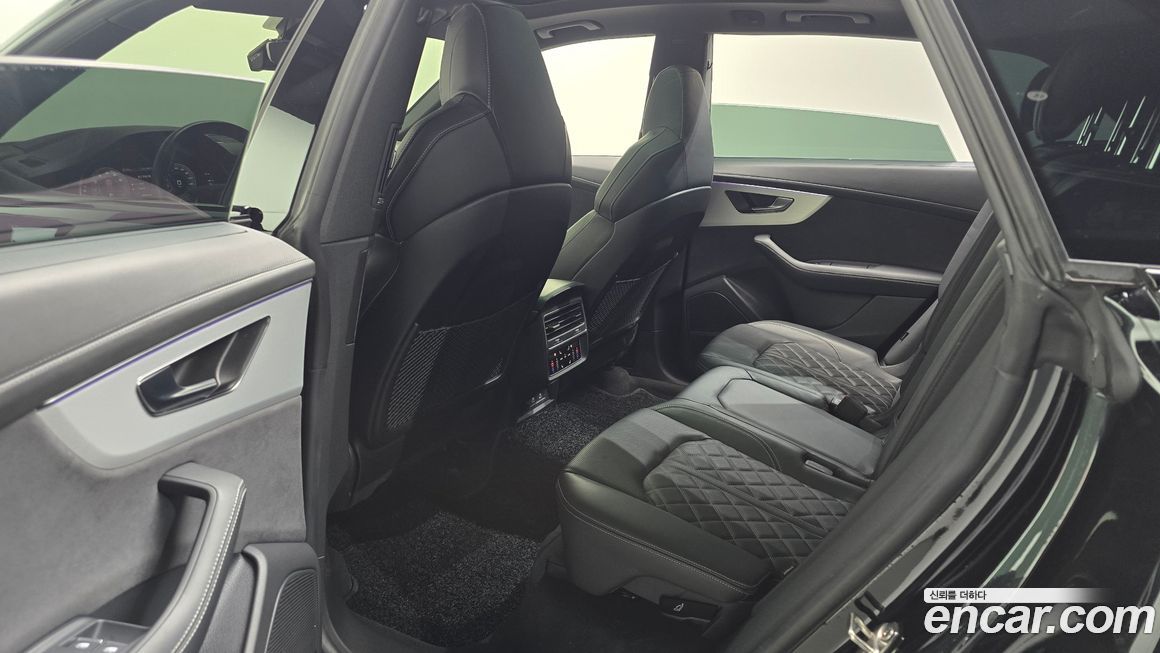 Audi Q8 2023