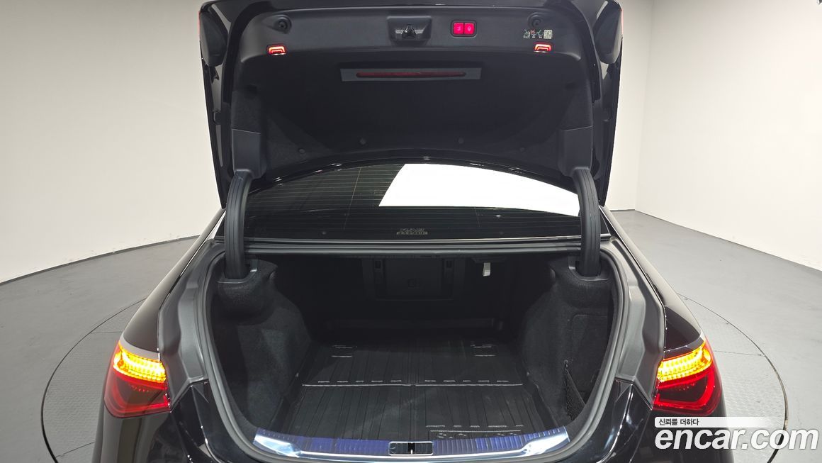 Mercedes-Benz S-Class 2022