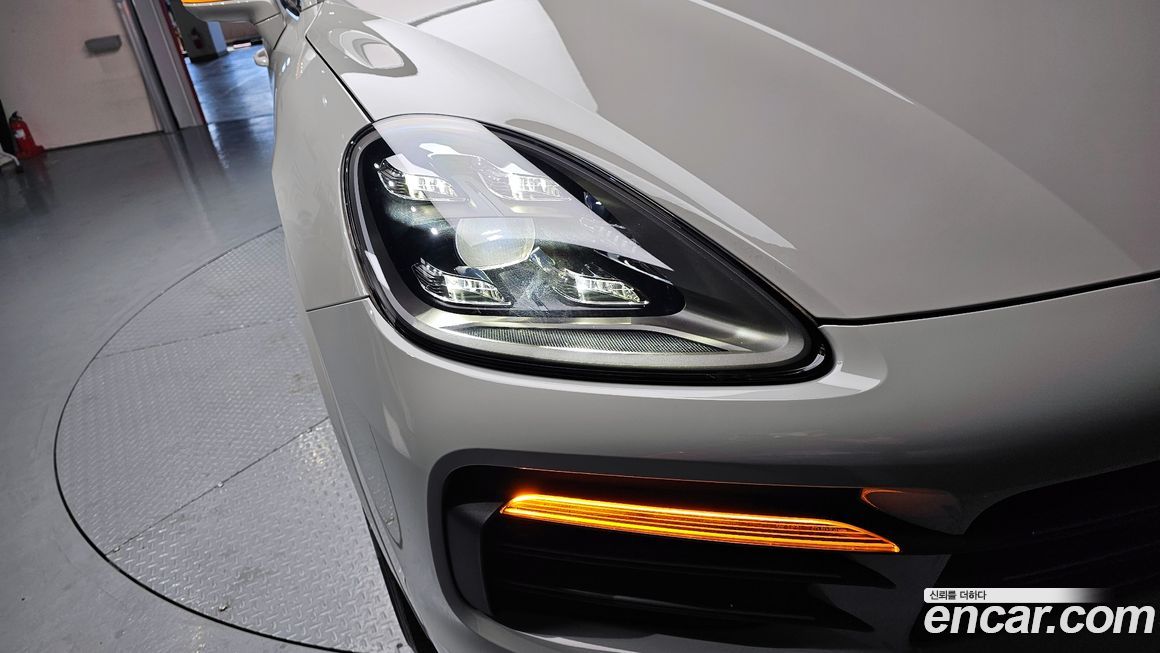 Porsche Cayenne 2023