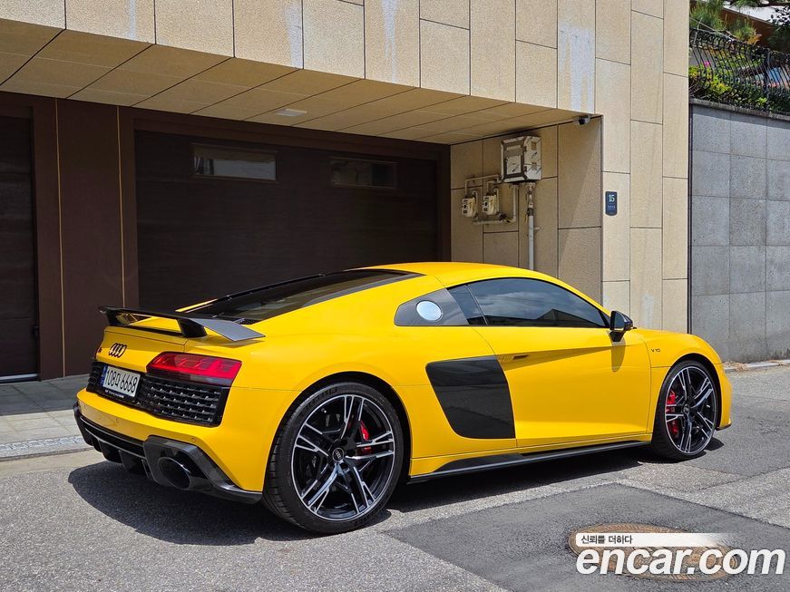 Audi R8 2021