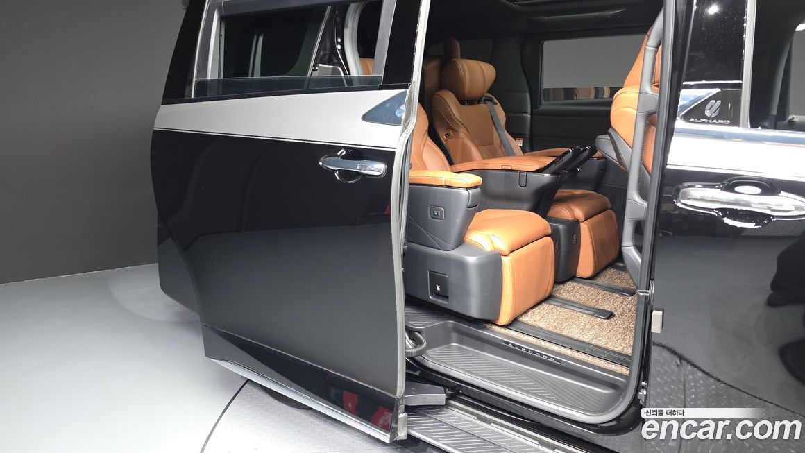 Toyota Alphard 2025