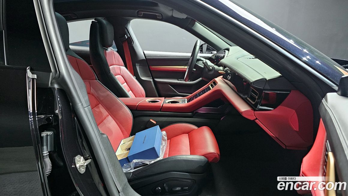 Porsche Taycan 2025