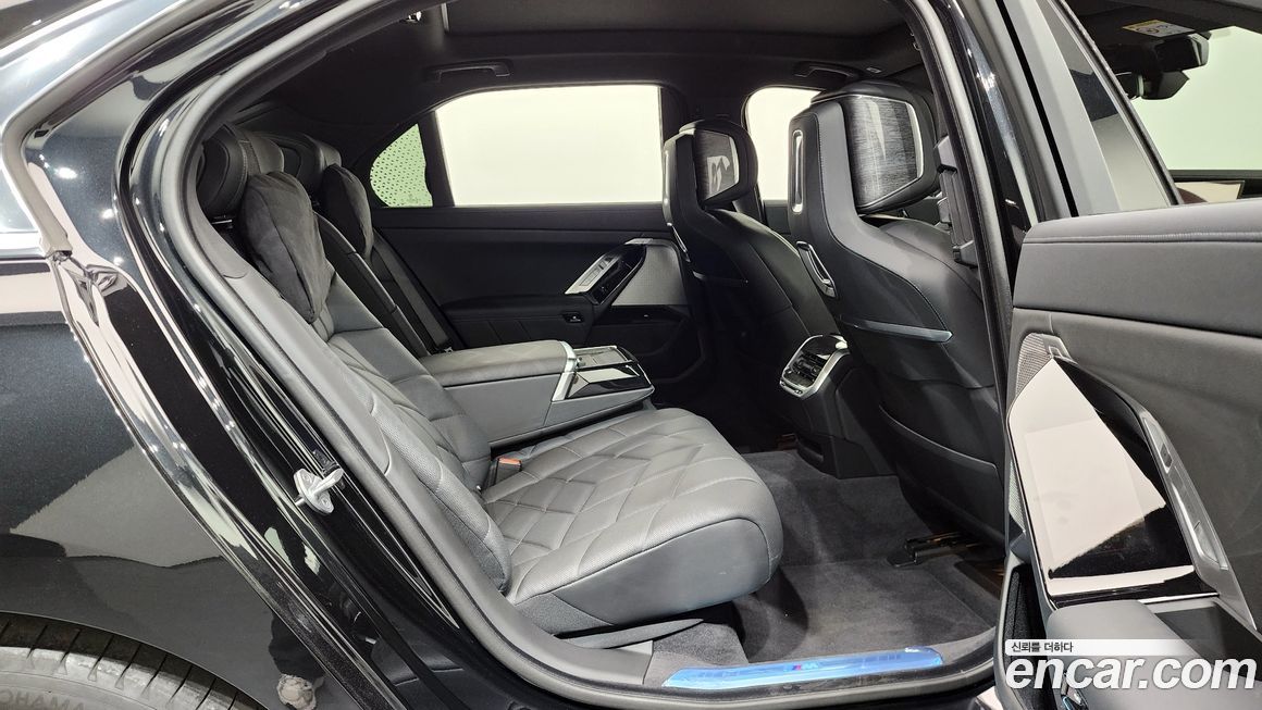 BMW 7-Series 2024
