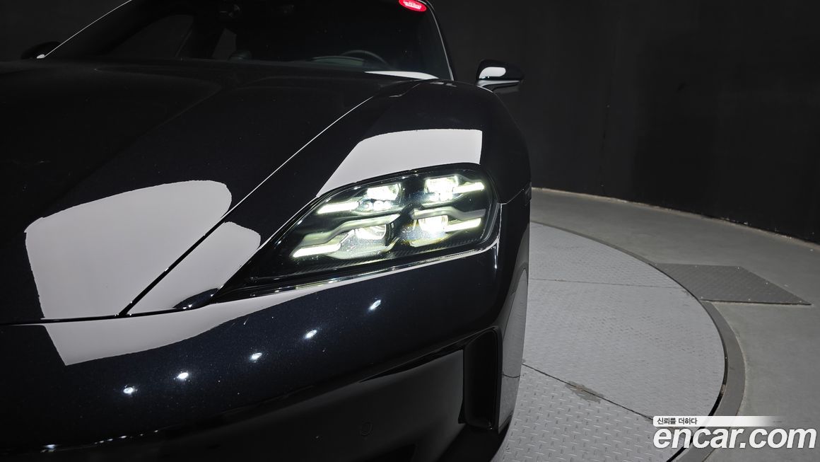 Porsche Taycan 2025