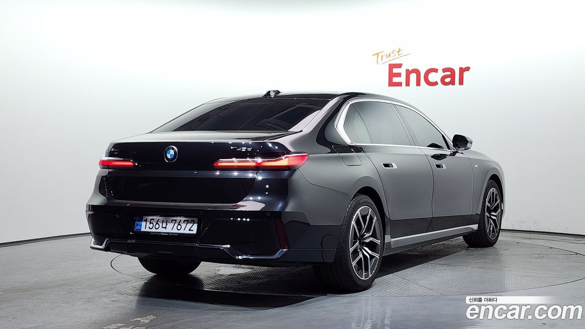 BMW 7-Series 2024