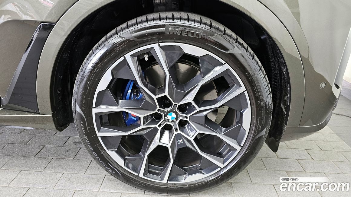 BMW X7 2025