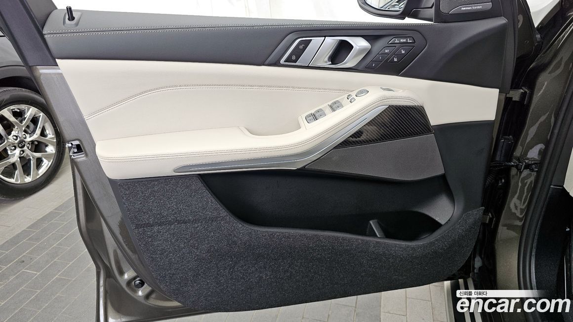 BMW X7 2025