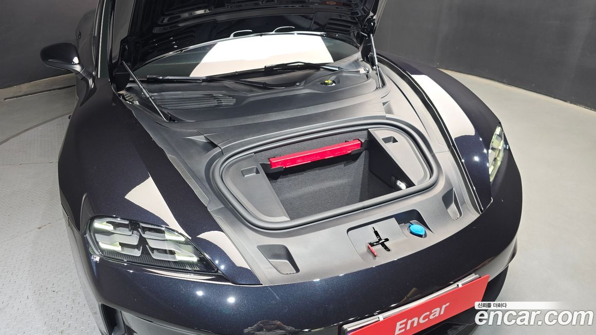 Porsche Taycan 2025