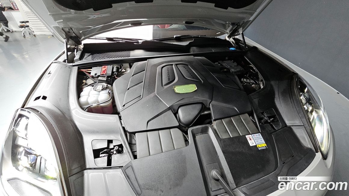 Porsche Cayenne 2023