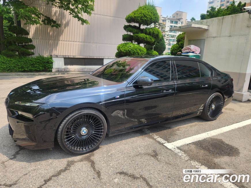BMW 7-Series 2025