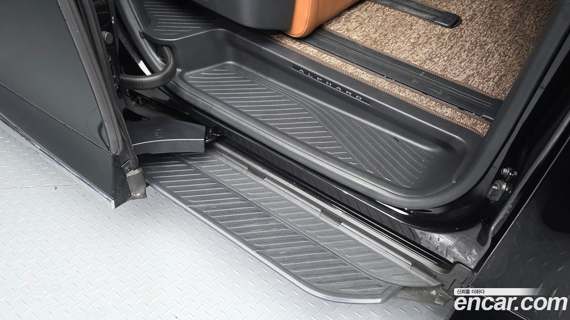 Toyota Alphard 2025