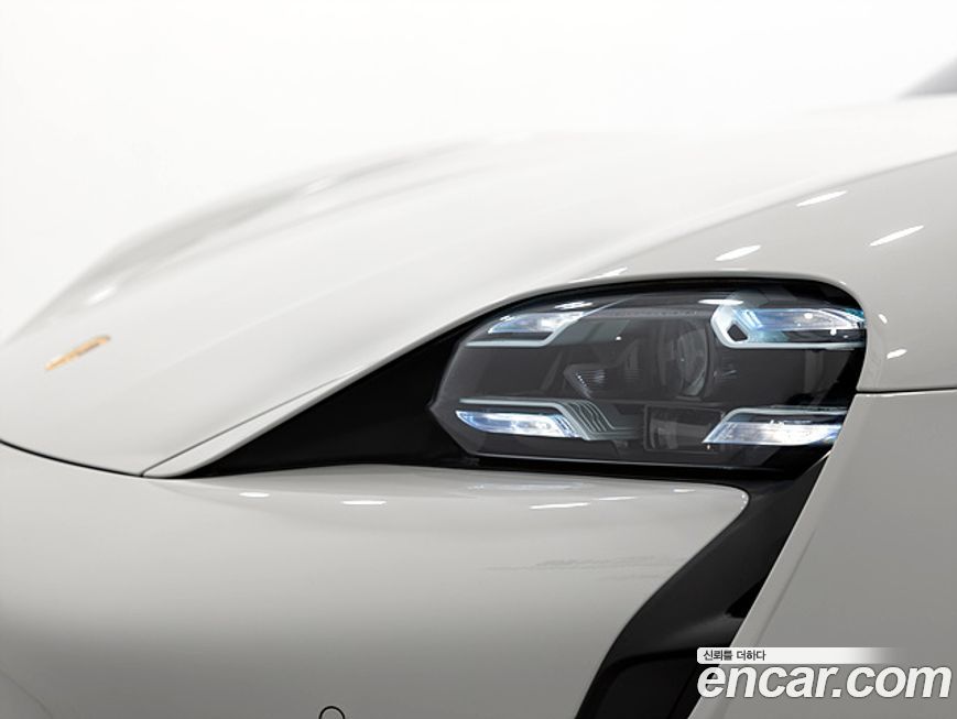 Porsche Taycan 2024