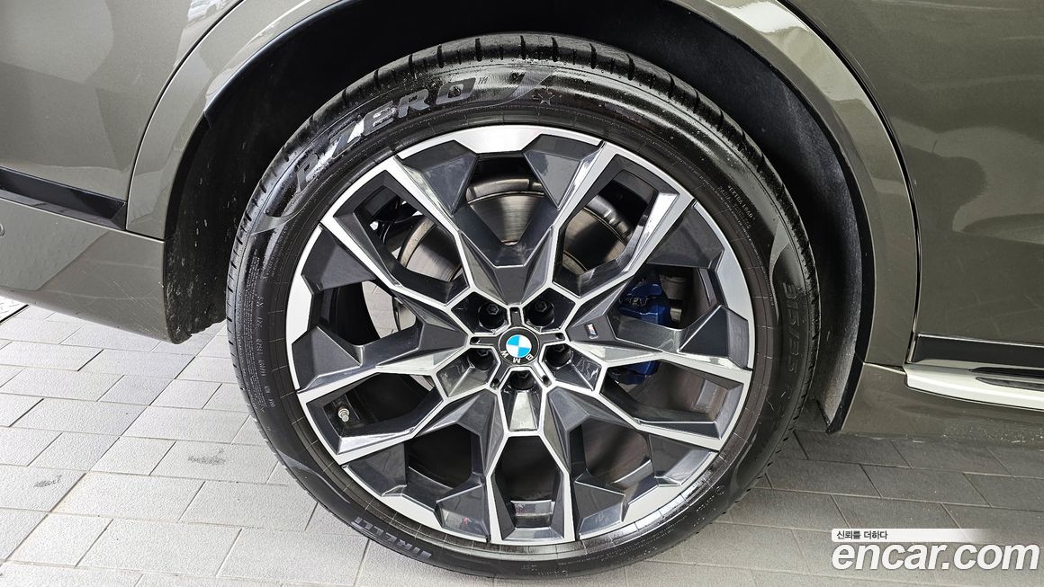BMW X7 2025