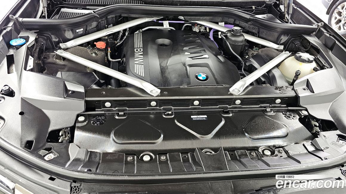 BMW X7 2025