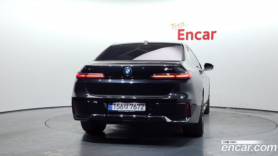 BMW 7-Series 2024