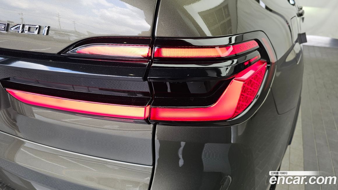 BMW X7 2025
