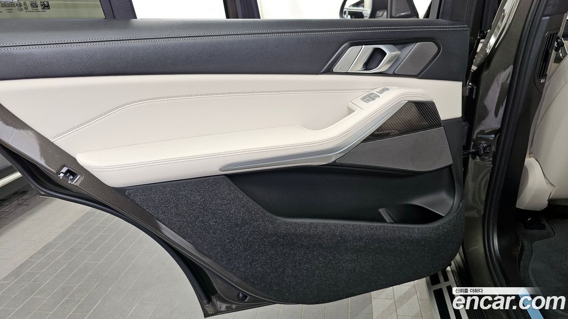 BMW X7 2025