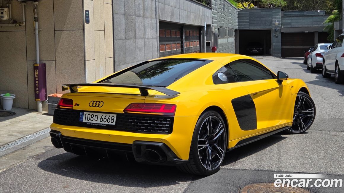 Audi R8 2021