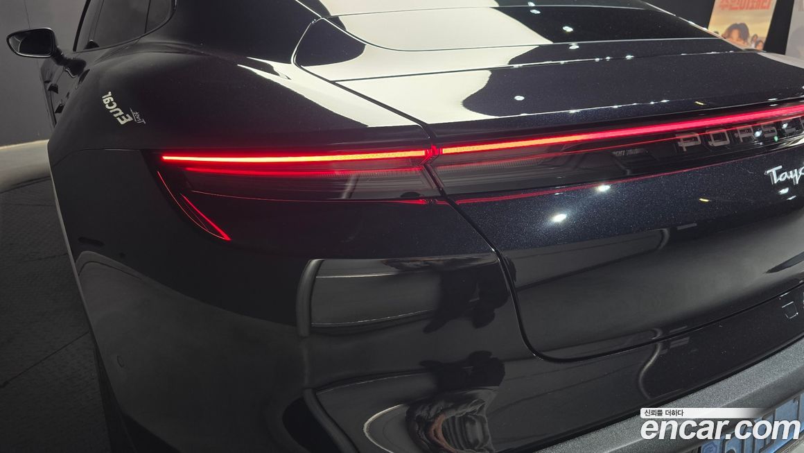 Porsche Taycan 2025