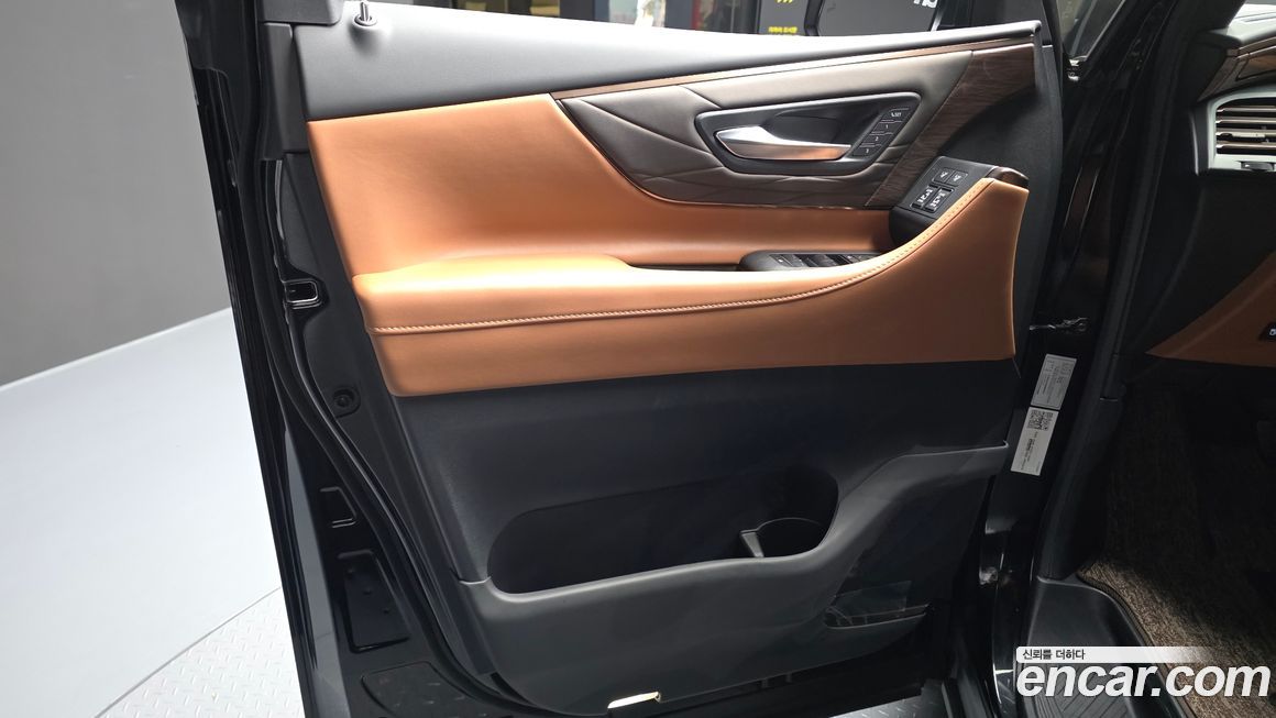 Toyota Alphard 2025