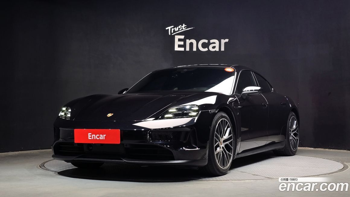 Porsche Taycan 2025