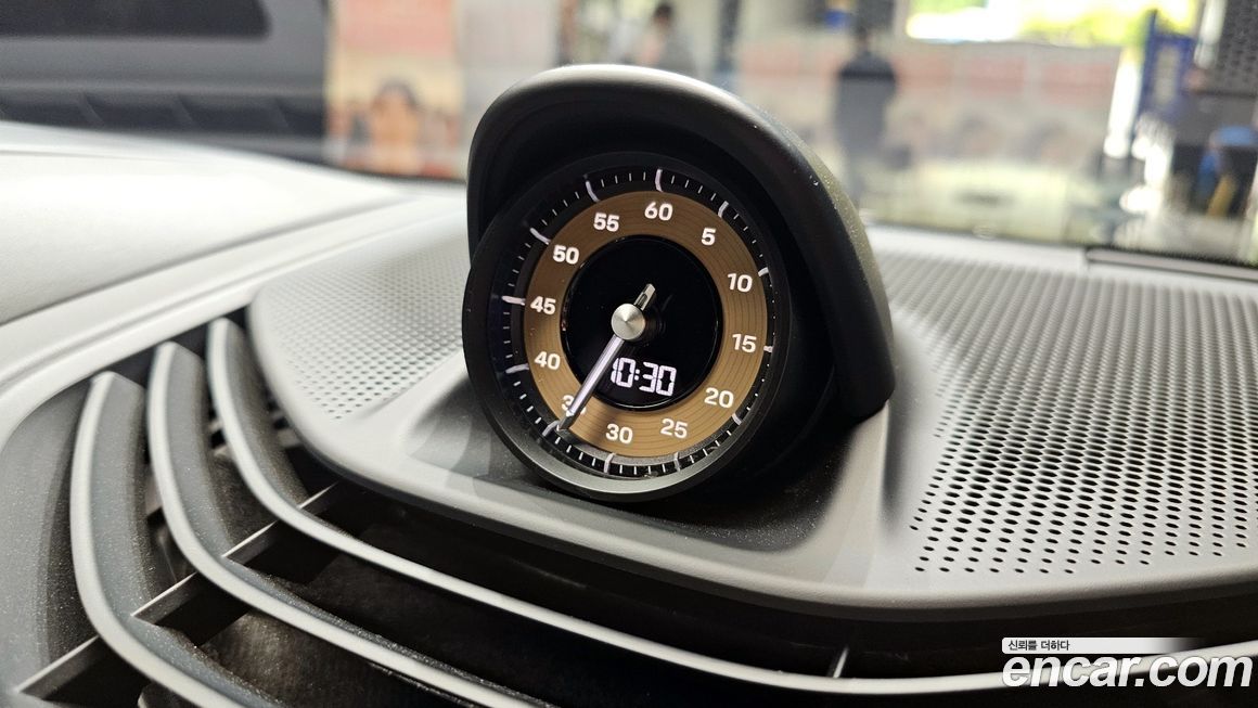 Porsche Taycan 2025