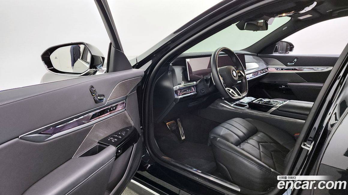 BMW 7-Series 2024