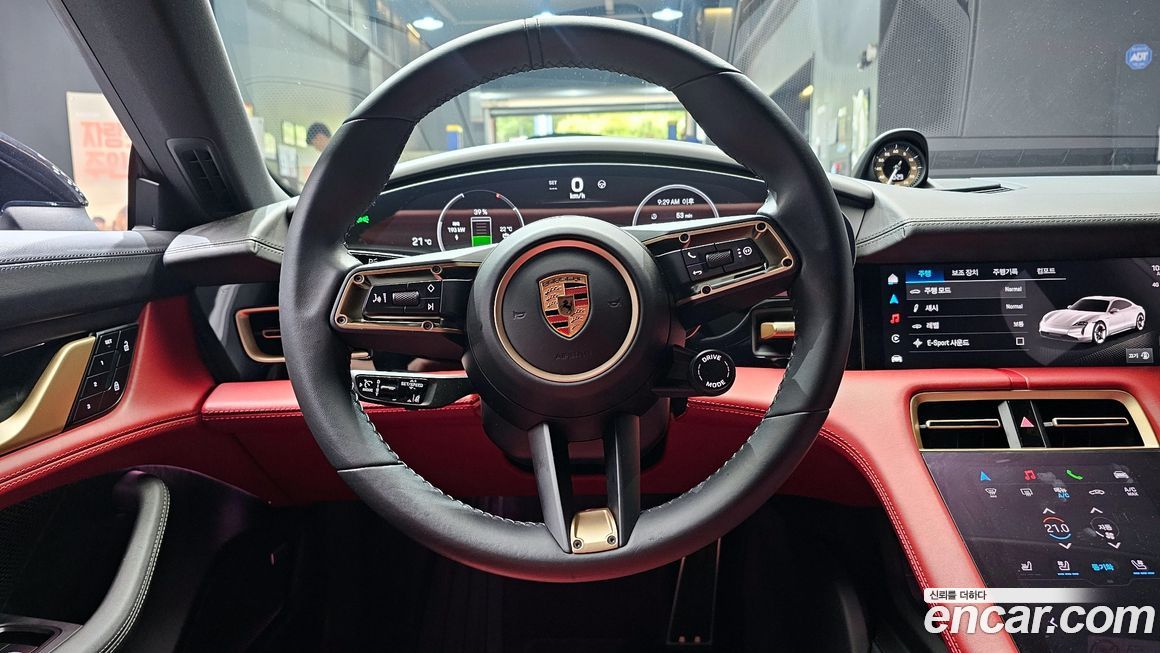 Porsche Taycan 2025