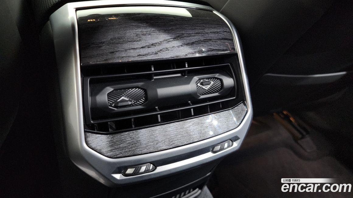 BMW 7-Series 2024