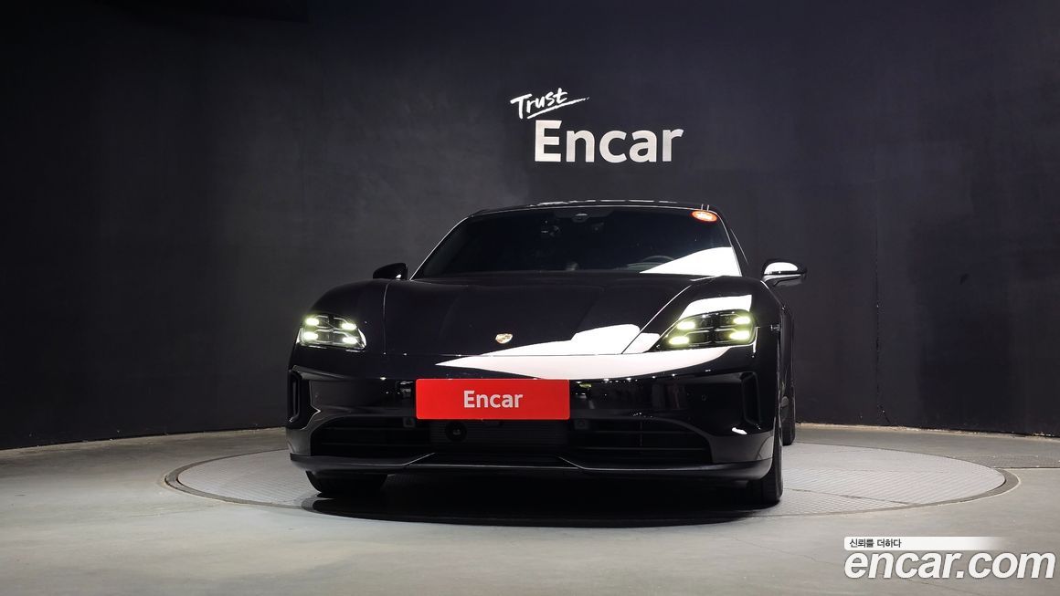 Porsche Taycan 2025