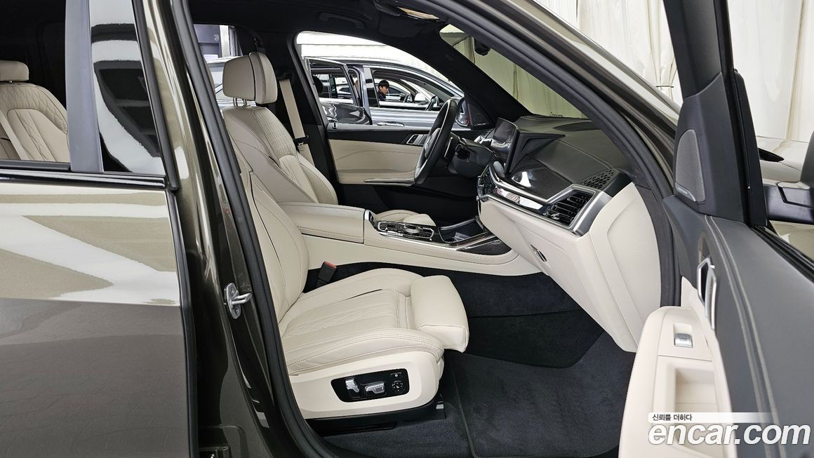 BMW X7 2025