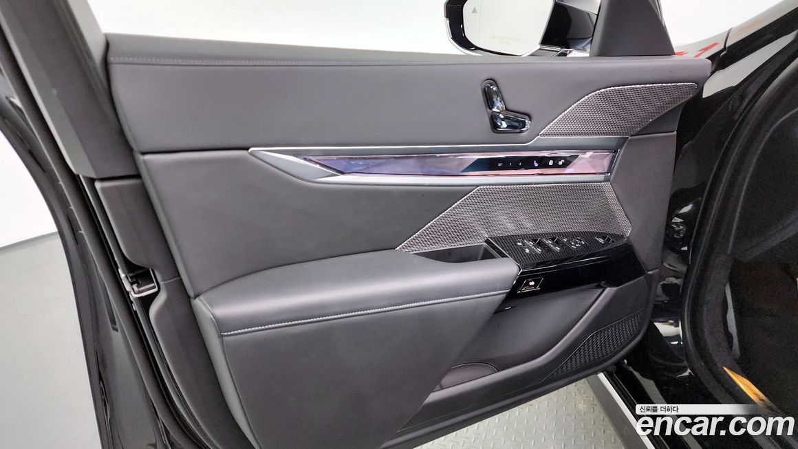 BMW 7-Series 2024