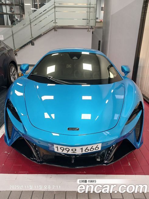 Mclaren Artura 2024