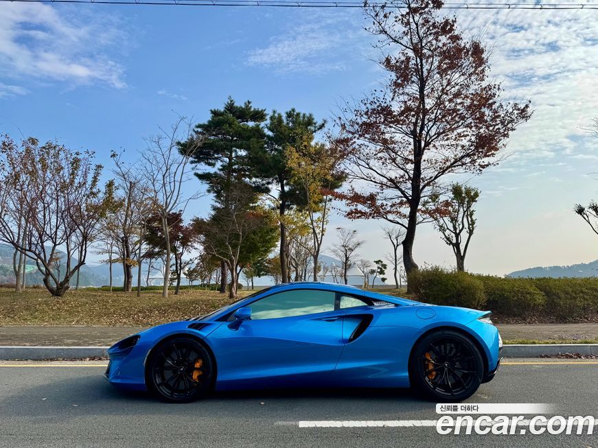 Mclaren Artura 2024