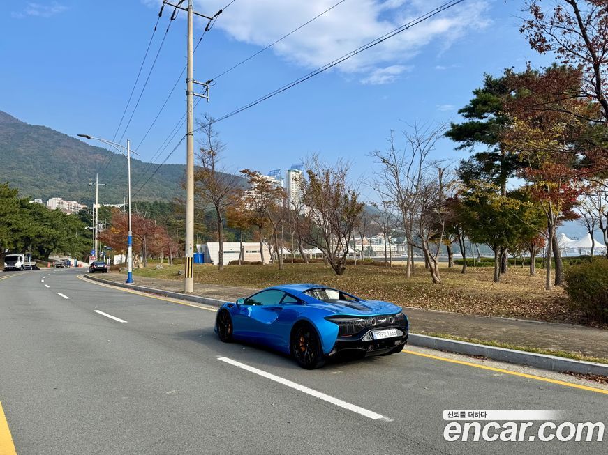 Mclaren Artura 2024