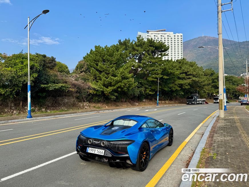 Mclaren Artura 2024