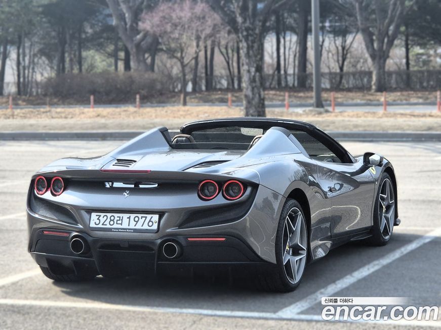 Ferrari F8 2021