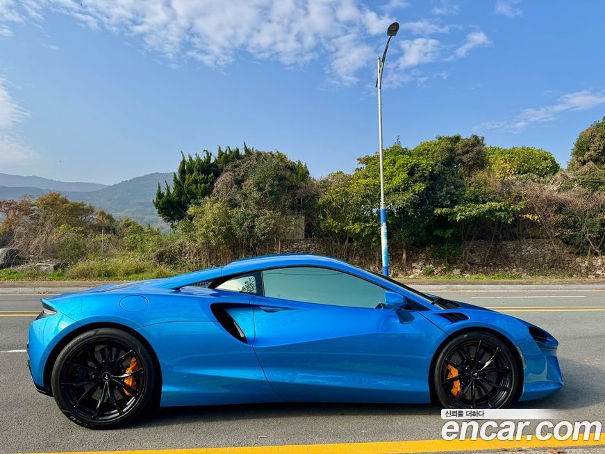 Mclaren Artura 2024