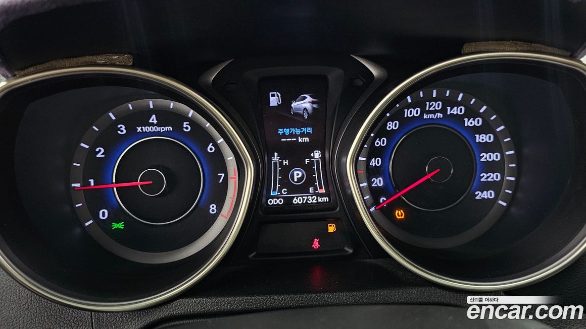 Hyundai AVANTE 2012
