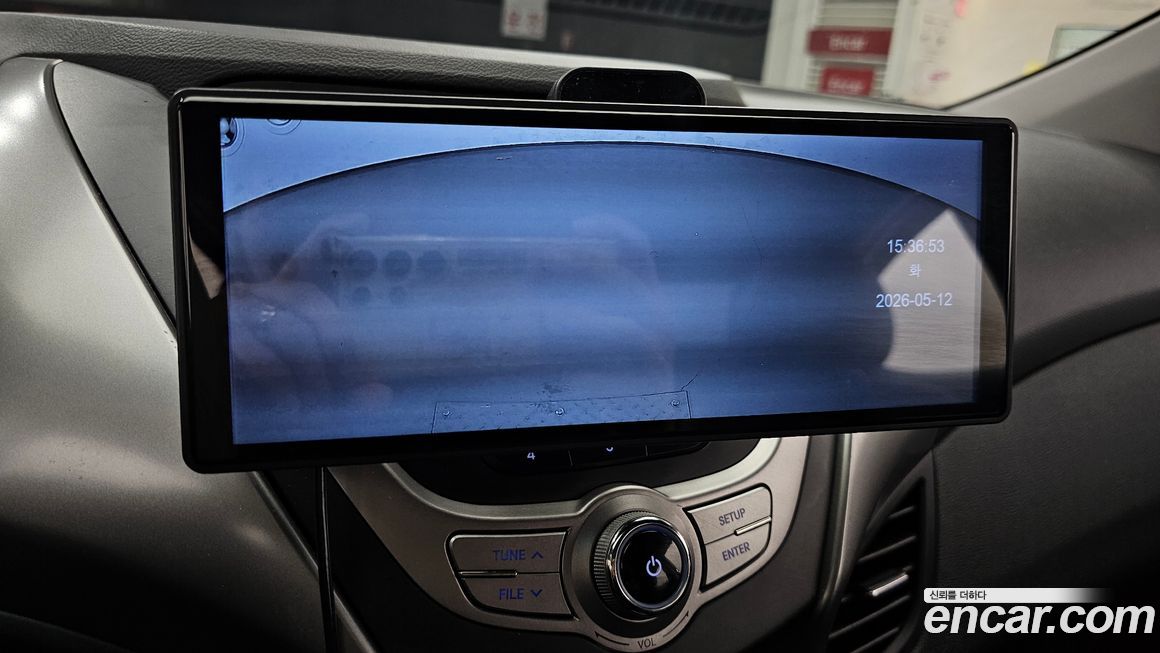 Hyundai AVANTE 2012