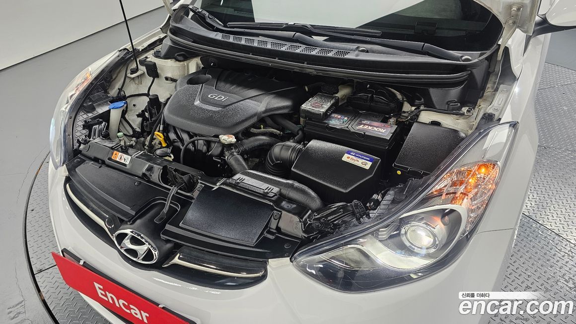Hyundai AVANTE 2012